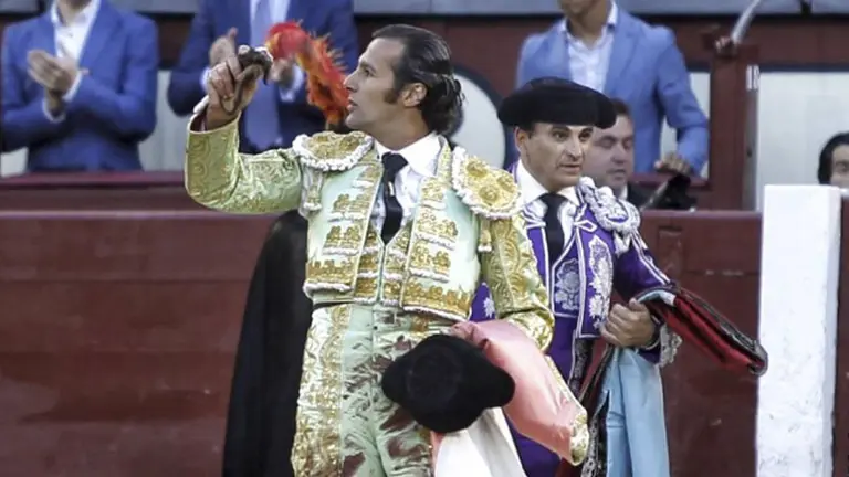 David Mora corta una oreja en la octava corrida de la feria de San Isidro Foto LAS VENTAS