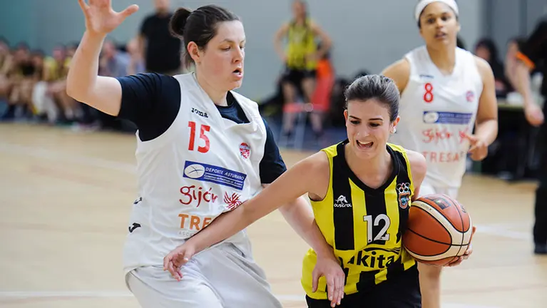 El Baloncesto Lagunak femenino se queda a las puertas del ascenso de categoría. MIGUEL OSÉS_14