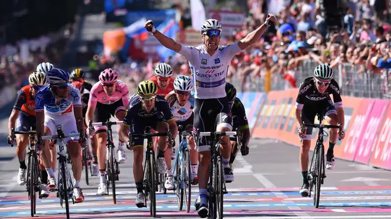 Bob Jungels se impone al esprint. Twitter Giro.