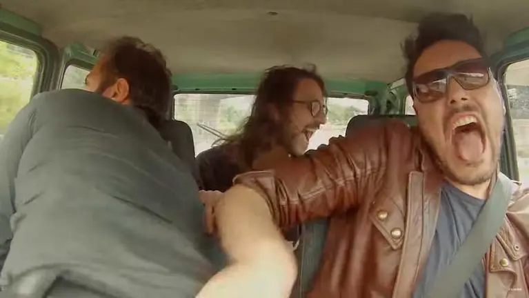 Los italianos que odian despacito y se vuelven locos con la canción. YOUTUBE