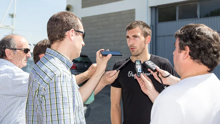 -La plantilla de Osasuna se despide de la temporada de Liga en las instalaciones de Tajonar (12). IÑIGO ALZUGARAY