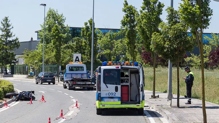 Fallece-un-joven-de-26-años-en-Pamplona-al-accidentarse-con-la-moto-y-salirse-de-la-vía-en-la-avenida-de-San-Jorge-(08)