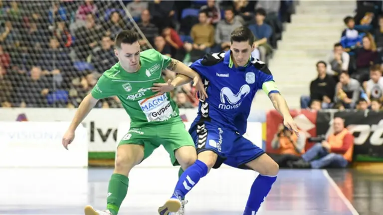 Partido entre Inter Movistar y Magna Gurpea.