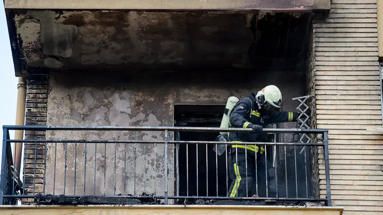 Incendio en la Plaza de los Olmos de Barañain. PABLO LASAOSA 11