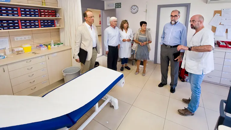 Domínguez, consejero de salud, visita el centro de Alsasua