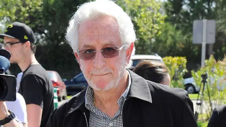 Una de sus últimas apariciones en público, en el funeral de Antonio Morales, Junior. EE