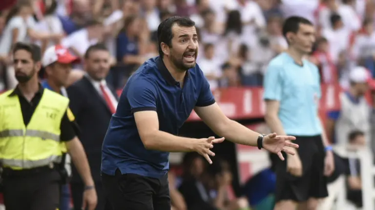 Diego Martínez dirigiendo al Sevilla Atlético. Web Sevilla CF.