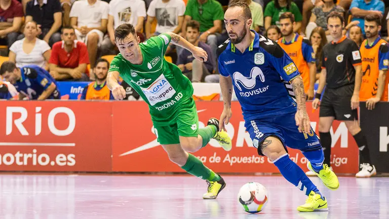 Partido entre Magna Gurpea e Inter Movistar correspondiente a las semifinales por el título de Liga disputado en el pabellón Anaitasuna (28). IÑIGO ALZUGARAY