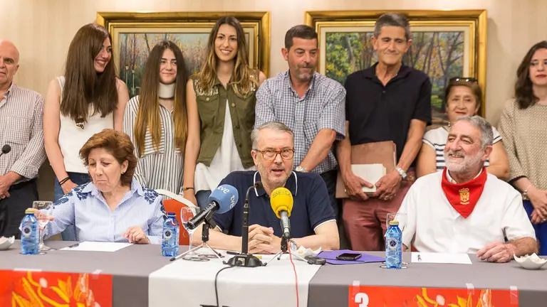 Rueda de prensa de la Plataforma para la Defensa de la bandera de Navarra (03). IÑIGO ALZUGARAY