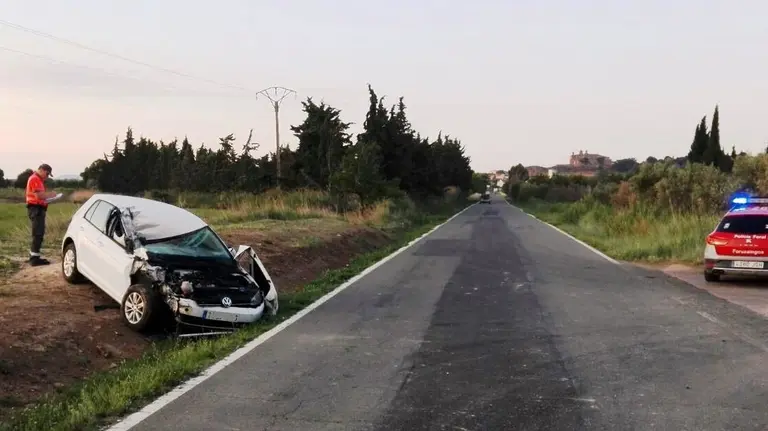 Herido tras chocar contra un tractor en Cascante