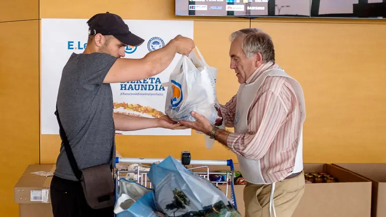 Gran recogida. PABLO LASAOSA 06