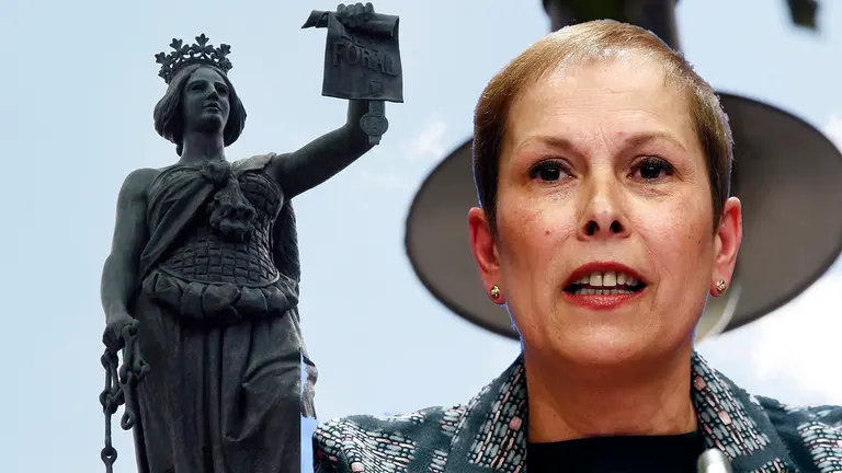 ESTATUA DE LOS FUEROS