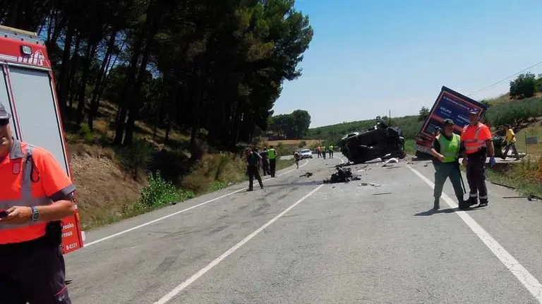 Accidente en Lerín donde fallecieron los dos ocupantes de una furgoneta, vecinos de la localidad. ARCHIVO