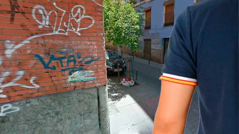 Cruce donde fue atendido el joven porlos servicios sanitarios tras la agresión. MONTAJE