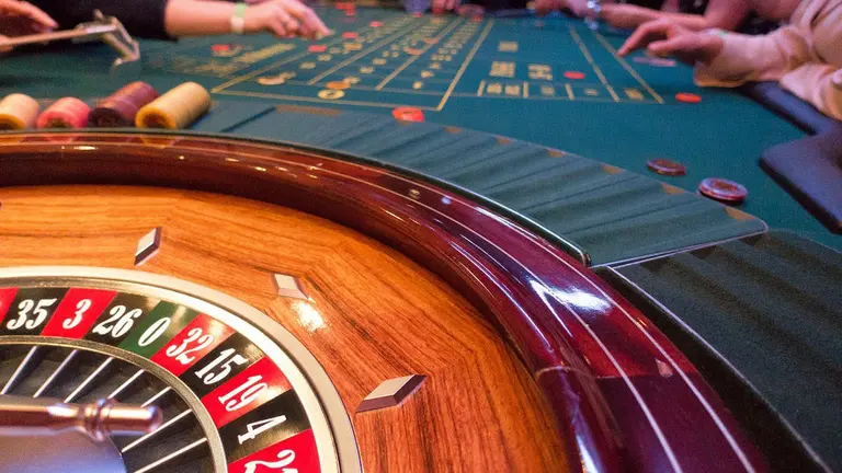 Una ruleta en un casino