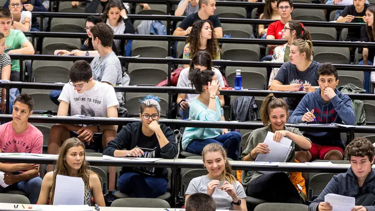 Celebración de la Evaluación de Bachillerato para el Acceso a la Universidad en el campus de la UPNA en Pamplona (32). IÑIGO ALZUGARAY