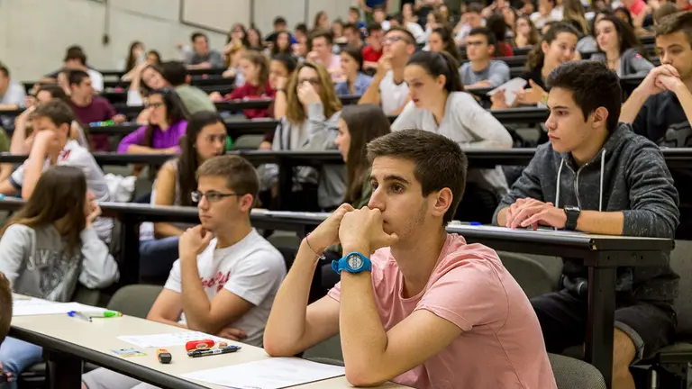 Celebración de la Evaluación de Bachillerato para el Acceso a la Universidad en el campus de la UPNA en Pamplona (46). IÑIGO ALZUGARAY