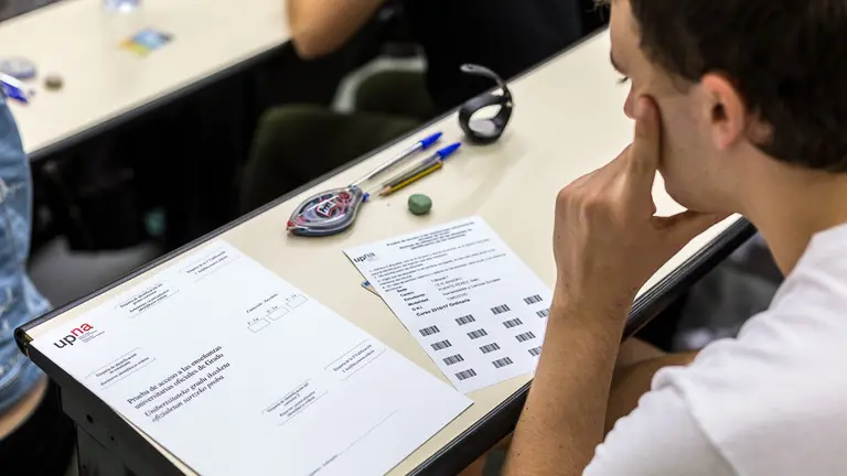 Celebración de la Evaluación de Bachillerato para el Acceso a la Universidad en el campus de la UPNA en Pamplona (48). IÑIGO ALZUGARAY