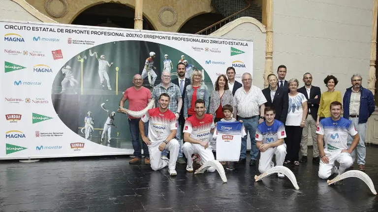 Presentación del Circuito con autoridades y remontistas.