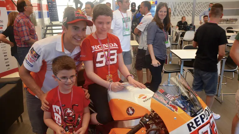 Marc Márquez apoya a Maitane