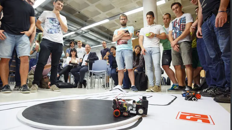 Combates de sumo robots en la UPNA
