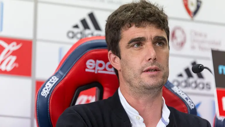 El director deportivo de Osasuna, Braulio Vázquez, presenta a Sergio Amatriain como nuevo entrenador del equipo filial de Segunda B (30). IÑIGO ALZUGARAY