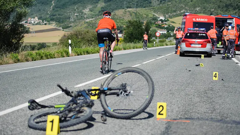 Accidente mortal de un ciclista de Zizur en la NA-240 a la altura de Erice de Iza. MIGUEL OSÉS (10)