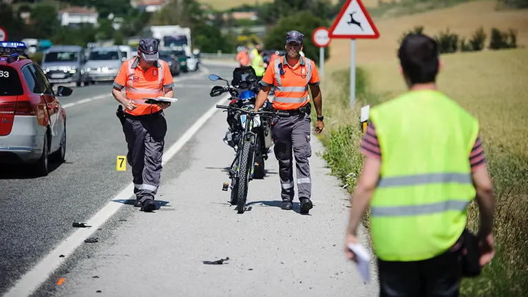 Accidente mortal de un ciclista de Zizur en la NA-240 a la altura de Erice de Iza. MIGUEL OSÉS (14)