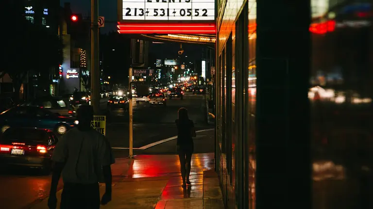 Aleman intenta violar a joven