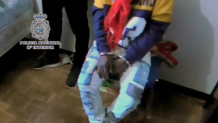 Una de las personas detenidas en Pamplona por la Policía Nacional
