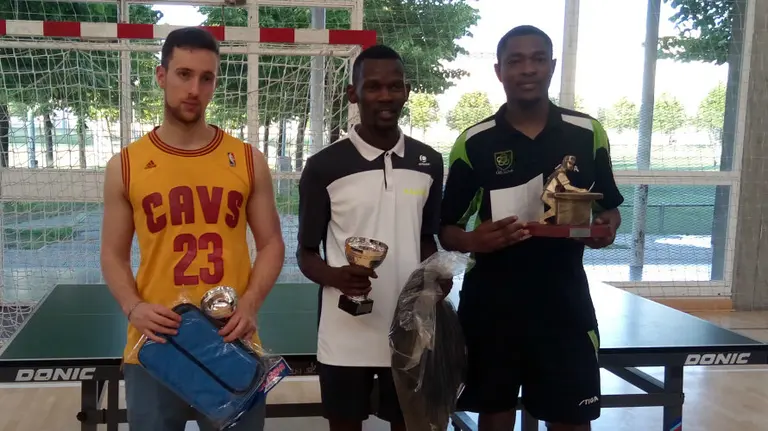 Vencedores en el torneo jugado en Vitoria.