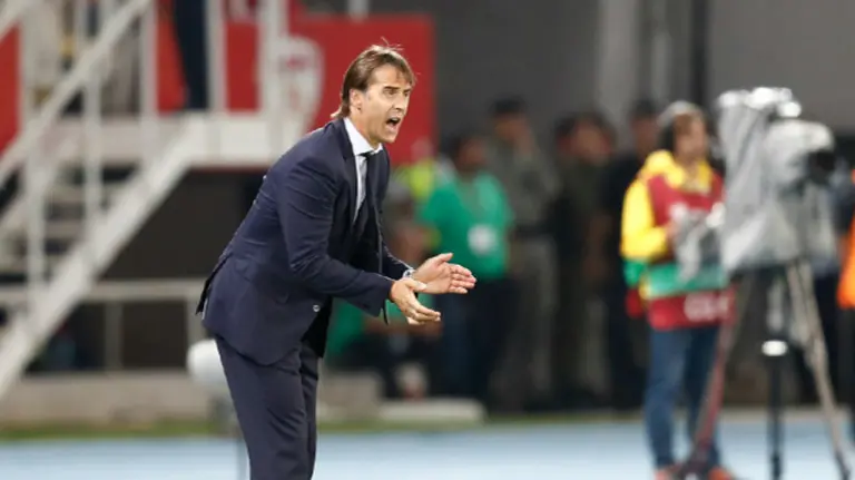 Julen Lopetegui animando a sus jugadores. Rfef.