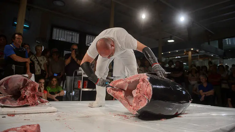 &ldquo;Ronqueo de atún rojo&rdquo; en el Mercado de Santo DOmingo. PABLO LASAOSA 09