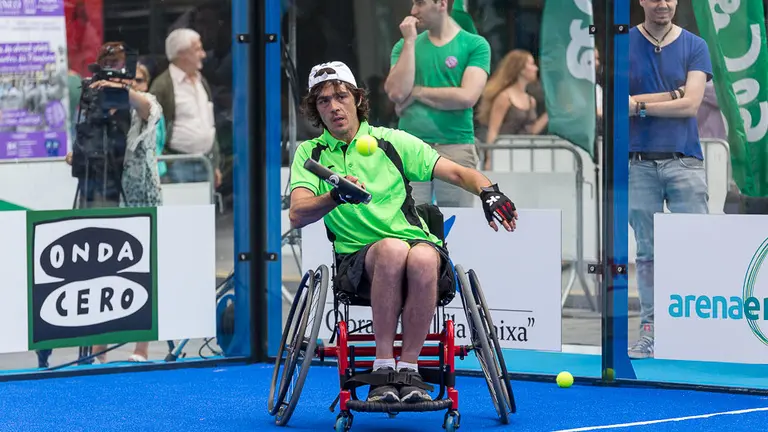 Exhibición de Pádel adaptado en silla de ruedas. IÑIGO ALZUGARAY