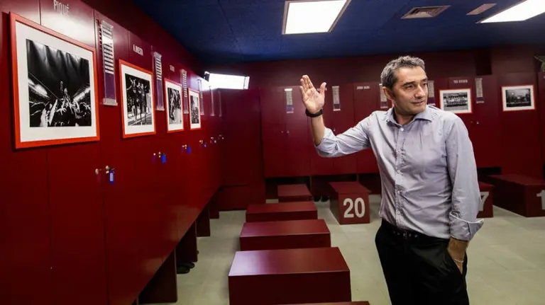 Valverde comenta las fotografías del FC Barcelona.