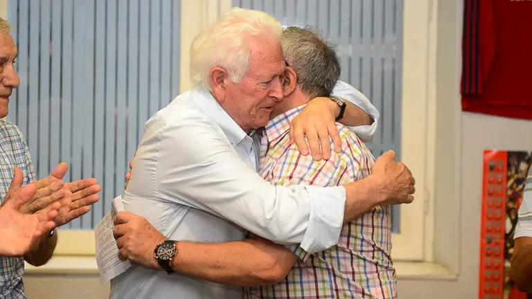 La Asociación de Osasuna Veteranos celebra su asamblea anual, en la que se elegirá el sucesor de Adolfo Pérez Marañón, que deja el cargo después de trece años. PABLO LASAOSA 04