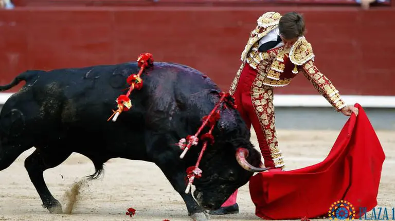 El Juli toreando en la Corrida de Beneficencia, en Las Ventas.