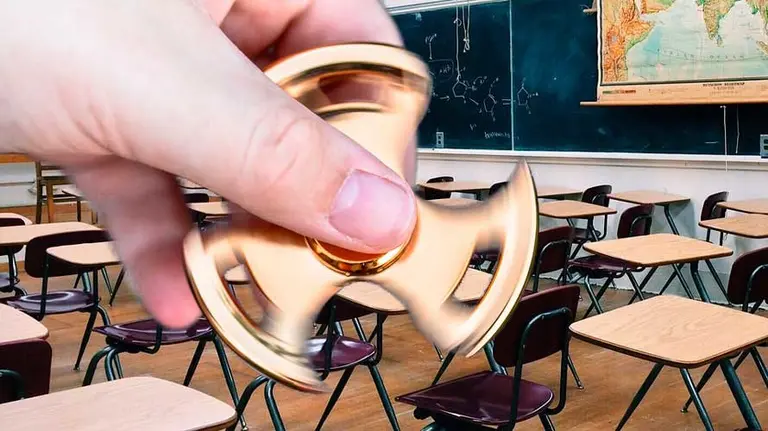 Un spinner y una clase vacía. ARCHIVO