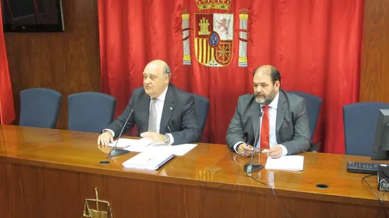 Joaquín Galve, presidente del TSJN y Javier Isasi, secretario de gobierno del TSJN. CEDIDA