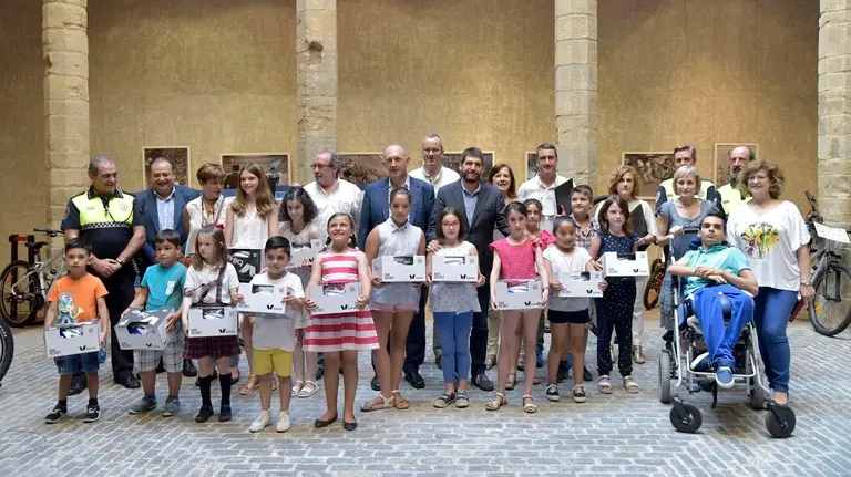 Los alumnos ganadores de entre los 18 centros escolares participantes