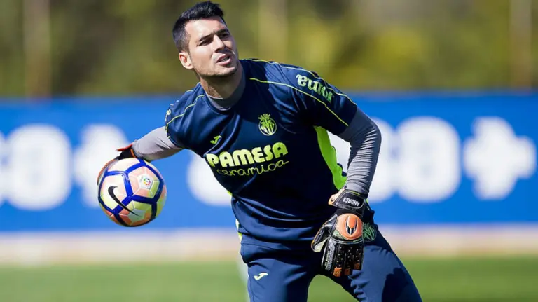 Andrés Fernández fue portero de Osasuna. Foto web Villarreal CF.