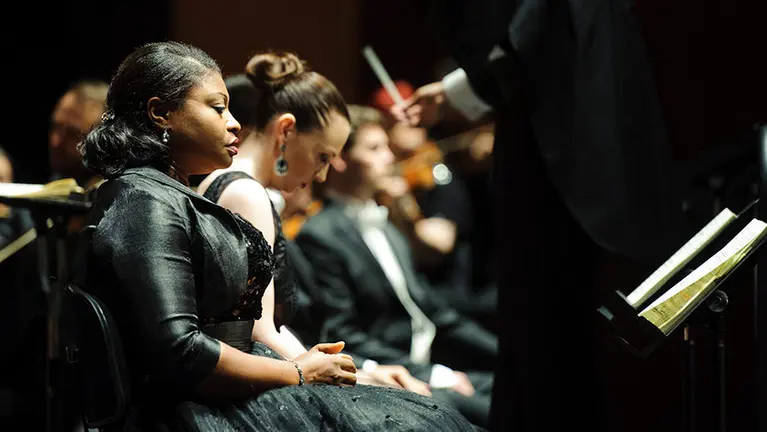 Concierto del Orfeón y la OSN junto a la Orquestra y Coro de Pau en Baluarte. MIGUEL OSÉS (7)