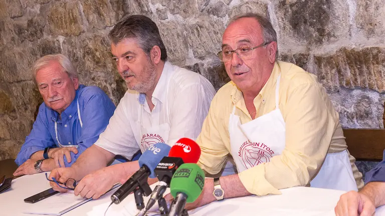 Sociedad Gastronómica Napardi da a conocer el fallo del premio Gallico de Oro 2017 que este año ha correspondido a Carlos Ciriza (04). IÑIGO ALZUGARAY