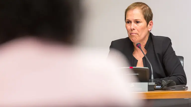 Uxue Barkos, presidenta del Gobierno foral, informa en el Parlamento sobre el Canal de Navarra y el proyecto de Alta Velocidad (19). IÑIGO ALZUGARAY