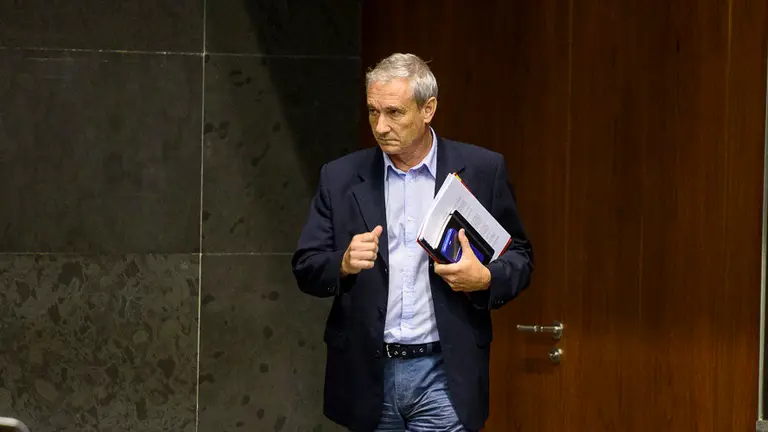 El consejero de Hacienda, Mikel Aranburu en el Palamento de Navarra. PABLO LASAOSA 01