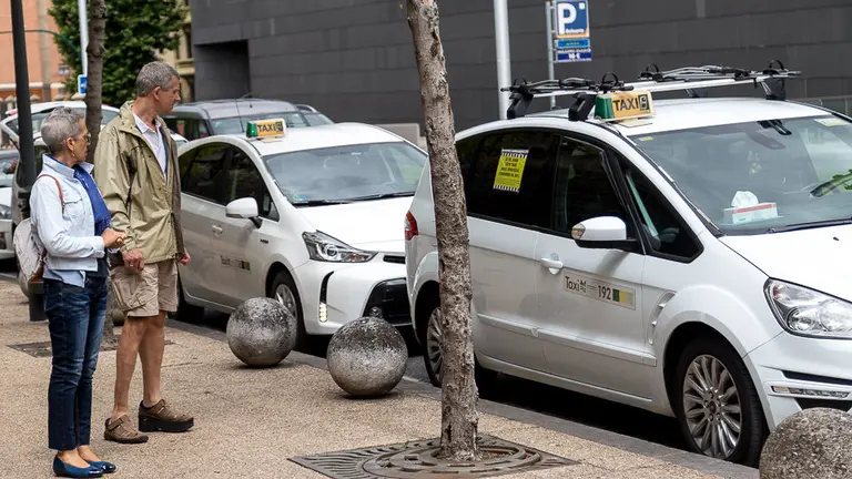 La Asociación Independiente de Taxistas Autopatronos de Navarra se adhiere a la convocatoria de huelga a nivel nacional contra las licencias VTC (09). IÑIGO ALZUGARAY