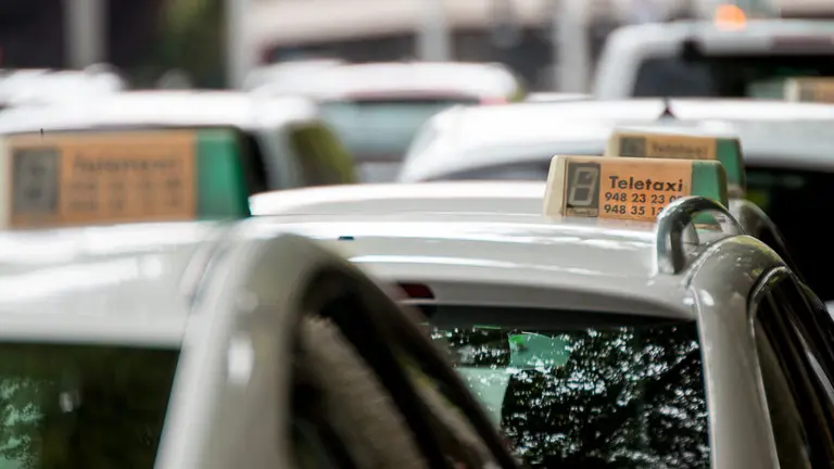 La Asociación Independiente de Taxistas Autopatronos de Navarra se adhiere a la convocatoria de huelga a nivel nacional contra las licencias VTC (17). IÑIGO ALZUGARAY