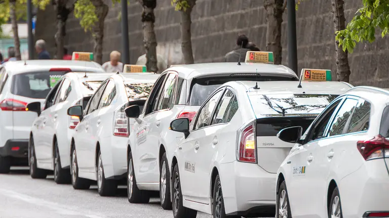 La Asociación Independiente de Taxistas Autopatronos de Navarra se adhiere a la convocatoria de huelga a nivel nacional contra las licencias VTC (18). IÑIGO ALZUGARAY