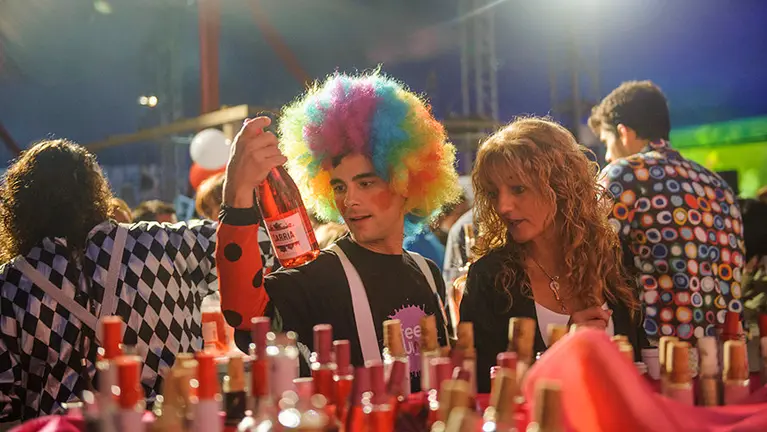 Celebración de la décima edición de La Noche del Vino con la participación de 35 bodegas en la Ciudadela de Pamplona. MIGUEL OSÉS (13)