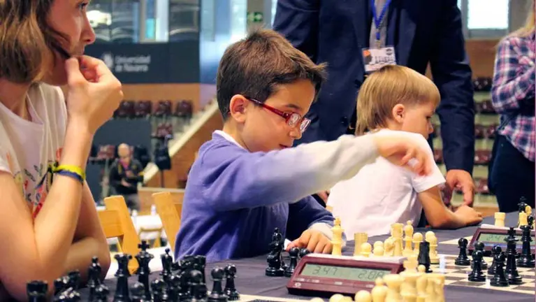 Participantes en el II Torneo Internacional Solidario de Ajedrez celebrado en Pamplona. S. REDÍN (7)